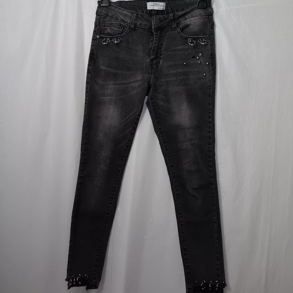 REDIAL WOMEN'S PIERCED STYLE BLACK WASH DENIM JEANS
